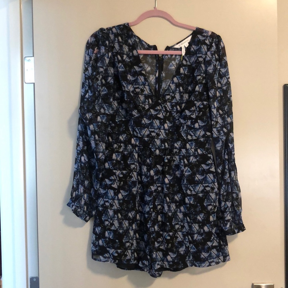 Printed romper with arm cutouts
